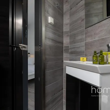 22sqm Tiny Homm Rooftop Flat & Patio Acropolis View *
