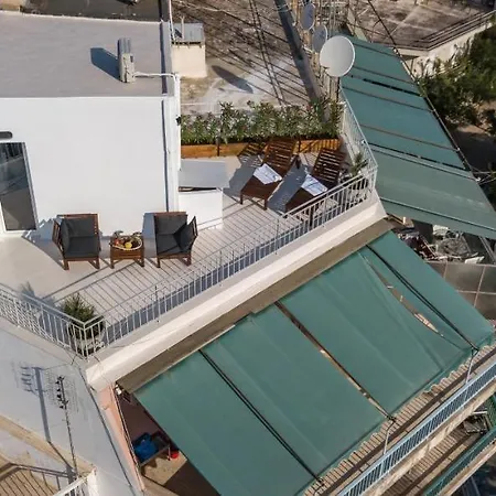 22sqm Tiny Homm Rooftop Flat & Patio Acropolis View Apartment